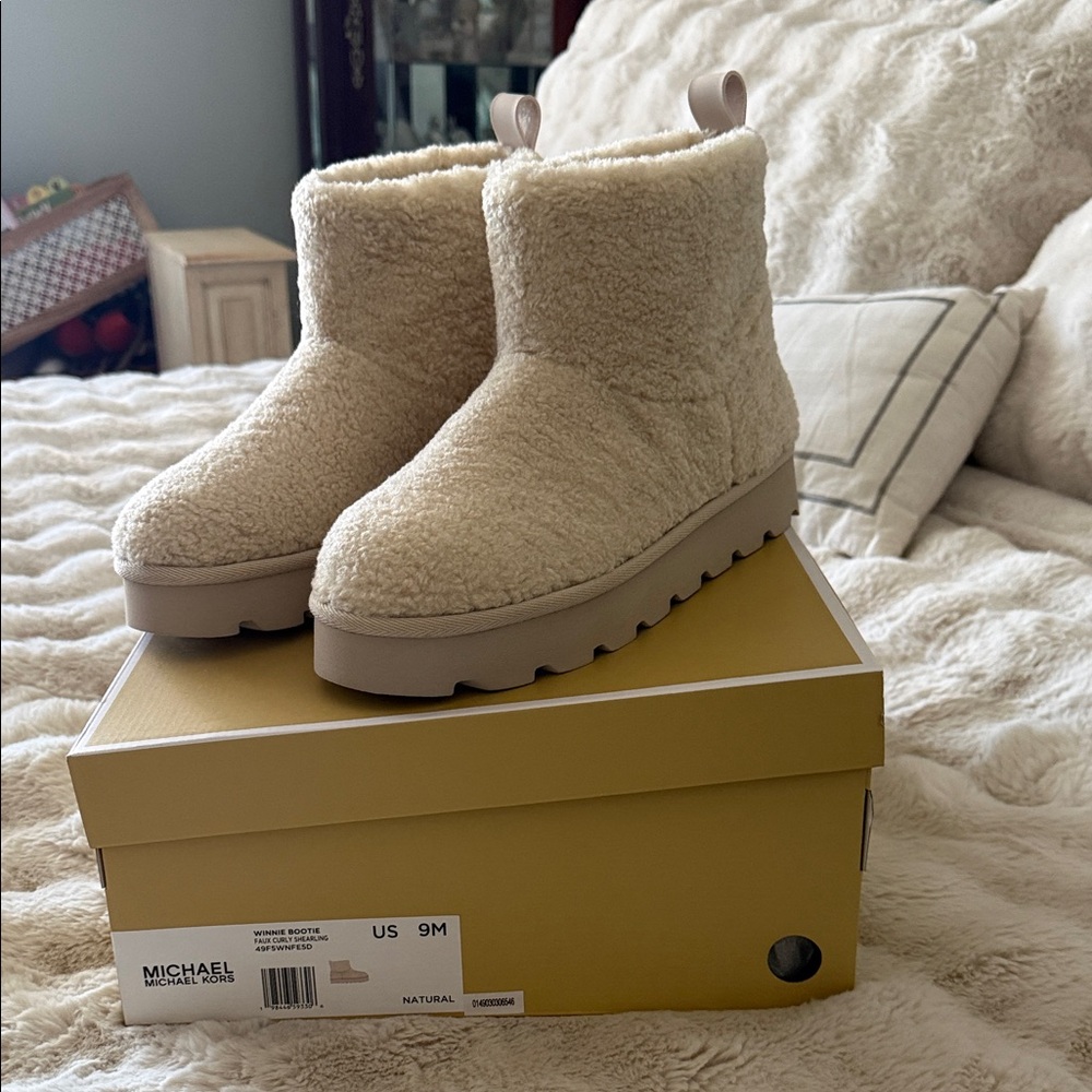 Michael Kors Winnie bootie
